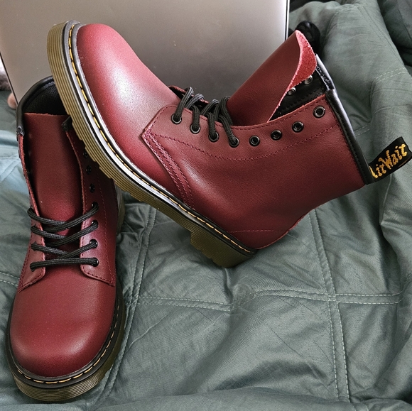 Doc Martens with Zipper (and Laces), Size 4 Junior/Youth! NEW! - Picture 1 of 9